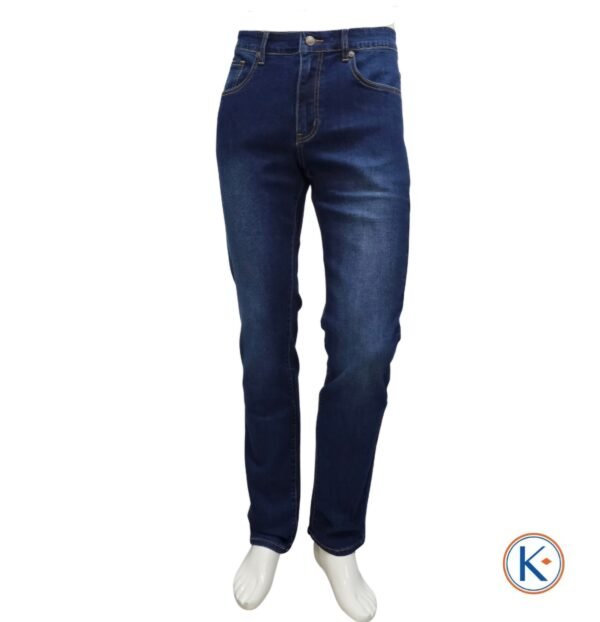 Pantalón vaquero azul oscuro de la marca Koyote para hombre. Tallas grandes 56 a 64, corte juvenil y cómodo en denim resistente y flexible.