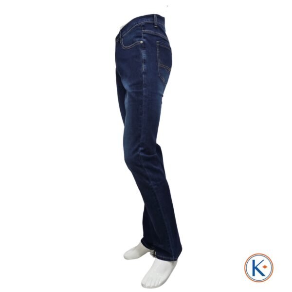 Pantalón vaquero azul oscuro de la marca Koyote para hombre. Tallas grandes 56 a 64, corte juvenil y cómodo en denim resistente y flexible.