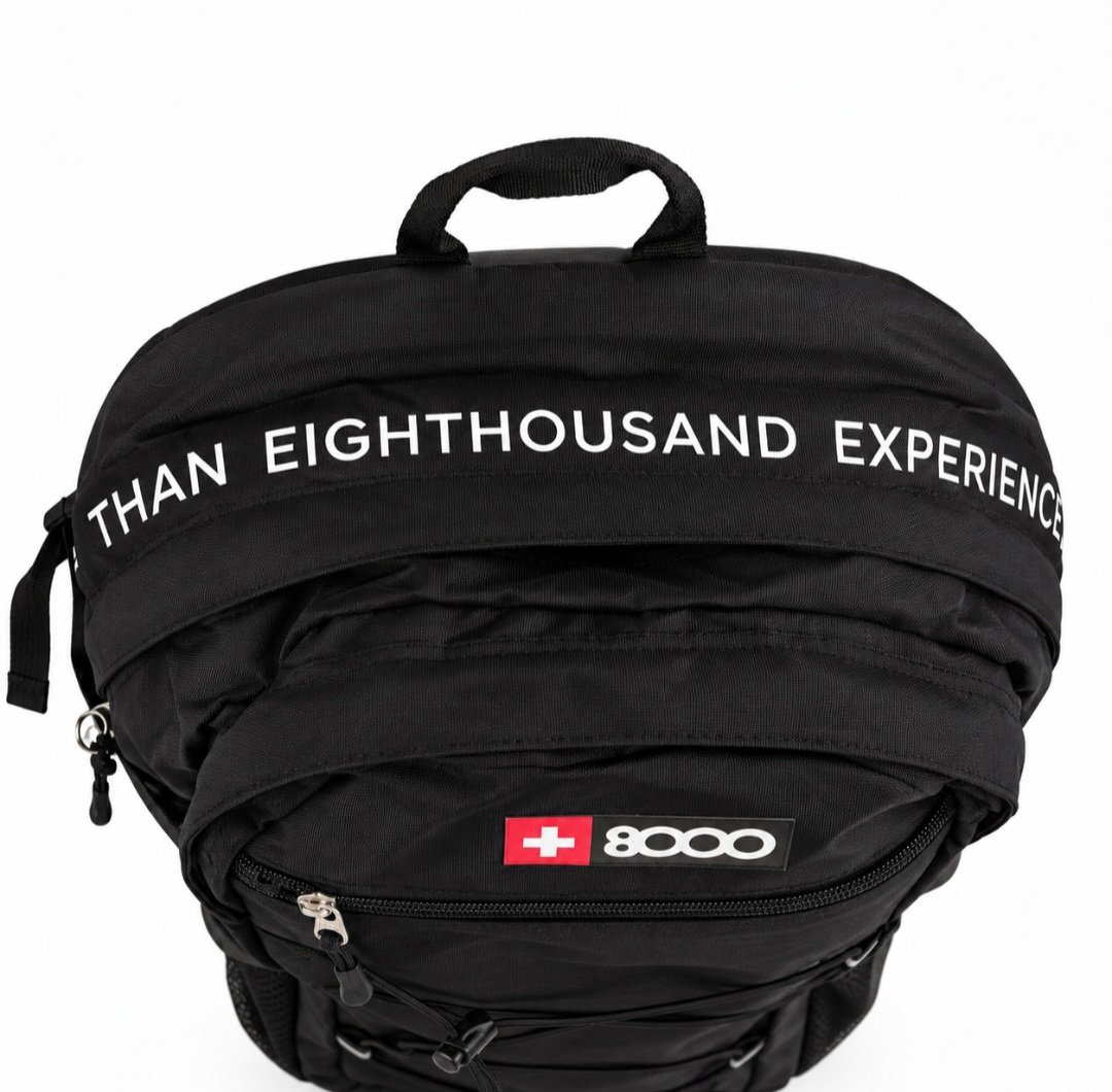 Mochila +8000 negra de trekking