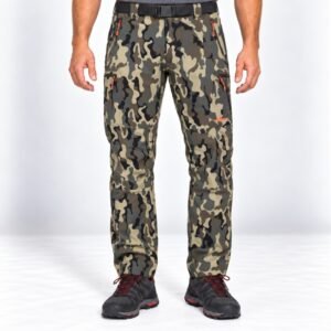 Pantalón trekking invierno 6 bolsillos camuflaje para hombre-modelo Madeira Camo Pantalón corte técnico, cintura semi-elástica, con cierre de botón corchete con cremallera y cinturón ajustable incluido. Compuesto de 6 bolsillos cierre con cremalleras invertidas, plisado en rodillas , goma ajustable en bajos con ceñidor. Composición:95% poliester/5% elastán Tejido repelente al agua, modelo otoño/ invierno. Color: Camuflaje muestra Cómodo , elástico, confortable, transpirable ,caliente tejido interior perchado, tacto agradable, ideal para realizar senderismo o cualquier actividad al aire libre, incluso para la cuidad ya que se ha convertido en una prenda imprescindible en tu armario y una forma de vestir. Características y ventajas del pantalón de trekking invierno El pantalón de trekking para invierno se distingue por varias características clave que lo convierten en una opción ideal para los entusiastas de actividades como la caza. Uno de los aspectos más destacados es la inclusión de seis bolsillos con cierre de cremallera invertida, que garantizan la seguridad de tus pertenencias mientras te concentras en tu actividad. Estos bolsillos están diseñados para ofrecer acceso fácil y rápido a elementos esenciales, lo que añade un nivel adicional de funcionalidad a la prenda. Otro elemento innovador son los ceñidores en los bajos del pantalón. Estos ceñidores permiten un ajuste perfecto, evitando que el frío o la humedad penetren y proporcionando una mayor comodidad durante su uso. Además, el cinto del pantalón asegura un ajuste cómodo alrededor de la cintura, lo que favorece la movilidad sin causar molestias. Este ajuste es fundamental cuando se llevan capas adicionales de ropa, especialmente en climas fríos donde el abrigo es imprescindible. El diseño en camuflaje del pantalón de trekking no solo brinda un estilo atractivo, sino que también es funcional para quienes practican actividades al aire libre. Este patrón puede ayudar a los usuarios a integrarse en entornos naturales, lo que resulta útil en actividades como la caza o simplemente para disfrutar de la observación de la vida silvestre. La estética del pantalón, combinada con su practicidad, lo hacen una opción versátil. Finalmente, los materiales empleados en la confección del pantalón son igualmente impresionantes. Su capacidad repelente al agua y su naturaleza transpirable aseguran que el usuario se mantenga seco y cómodo durante sus excursiones invernales. Esto no solo mejora la experiencia de quienes practican senderismo, sino que también favorece un rendimiento óptimo en condiciones climáticas adversas, creando así un equilibrio perfecto entre comodidad, funcionalidad y estilo. Consejos para elegir y cuidar tu pantalón de trekking Elegir el pantalón de trekking adecuado es esencial para garantizar la comodidad y funcionalidad durante tus excursiones invernales. Al seleccionar el pantalón ideal, es fundamental considerar factores como la talla, el estilo y las condiciones climáticas. Opta por un pantalón que se ajuste bien a tu cuerpo, permitiendo una amplia libertad de movimiento. Es recomendable probar varios modelos y estilos para determinar cuál ofrece un mejor ajuste y comodidad. Además, asegúrate de que el pantalón tenga características específicas para el clima, como propiedades repelentes al agua y material transpirable para adaptarse a las variaciones de temperatura. La funcionalidad también juega un papel clave; busca pantalones con bolsillos estratégicamente ubicados que te permitan llevar lo esencial sin comprometer la movilidad. Los pantalones con características funcionales como cremalleras en las piernas o sistemas de ventilación son ideales para regular la temperatura mientras realizas actividades físicas. En cuanto al cuidado y mantenimiento del pantalón de trekking, es fundamental seguir las instrucciones de lavado proporcionadas por el fabricante. Esto incluye evitar el uso de suavizantes, que pueden comprometer sus propiedades repelentes al agua. Lavar a temperaturas moderadas y secar al aire ayudará a prolongar la vida útil del pantalón. Después de cada uso, es recomendable sacudir el polvo y la suciedad para mantener su apariencia. El almacenamiento es otro aspecto a considerar. Almacena tu pantalón en un lugar fresco y seco, evitando la exposición prolongada al sol, que puede deteriorar los materiales. Si alguna vez se mancha, trata de limpiar la mancha lo antes posible, utilizando productos específicos para el tipo de tela que tiene tu pantalón. Estas prácticas no solo mantendrán tu pantalón en óptimas condiciones, sino que también garantizarán que estés preparado para cualquier aventura invernal. Tallas: 38/40/42/44/46/48 Medidas por tallas: Como medir pantalón TALLA Cintura Tiro delantero Tiro trasero Cadera 38/S 38 25 40 51 40/M 40 26 41 53 42/M-L 42 27 41 54 44/L 44 28 42 55 46/L-XL 46 28 43 58 48/XL 48 29 44 61 50/XL-2XL 50 30 44 62 52/2XL 52 31 43 63 54/3XL 54 31 43 65 Recomendaciones antes de lavar tu ropa de montaña/trekking o senderismo: Siempre leer las instrucciones del fabricante . No obstante antes de lavar cierra todas las cremalleras ya que si lo mezclas con otras prendas de tejidos diferentes y más débiles los puede enganchar, utiliza un jabón neutro, no utilizar suavizante( afecta negativamente a las fibras) ,el centrifugado que no supere las 800 rpm, no utilizar secadora y por último evitar el planchado para que no pierda sus propiedades y prolongar su vida. Marca: eXtreme Envíos de 24 horas a 72 horas